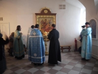 В Свято-Троицком соборе города Канска освящен киот иконы Божией Матери