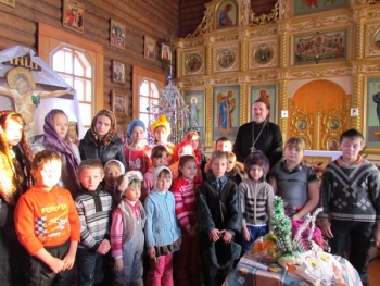 Для прихожан новогородского храма дети приготовили Рождественский концерт